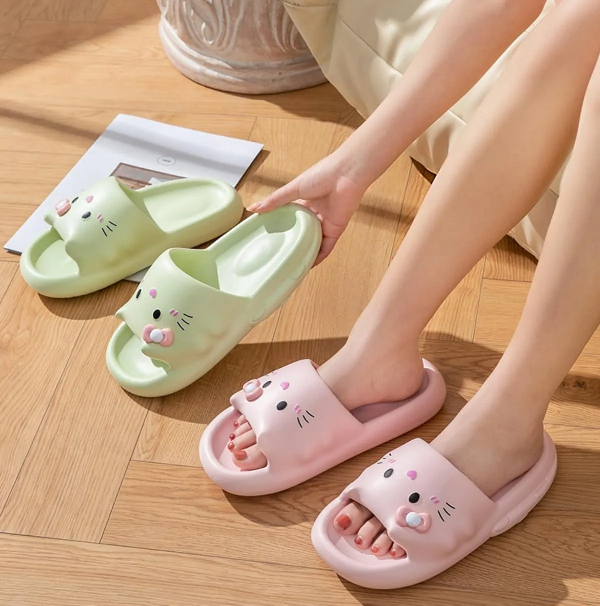 Cat Slippers Women Cute Kitty Pillow Slides Thick Sole Kawaii Non Slip Quick Drying Preppy Shower Bathroom Sandals Outdoor