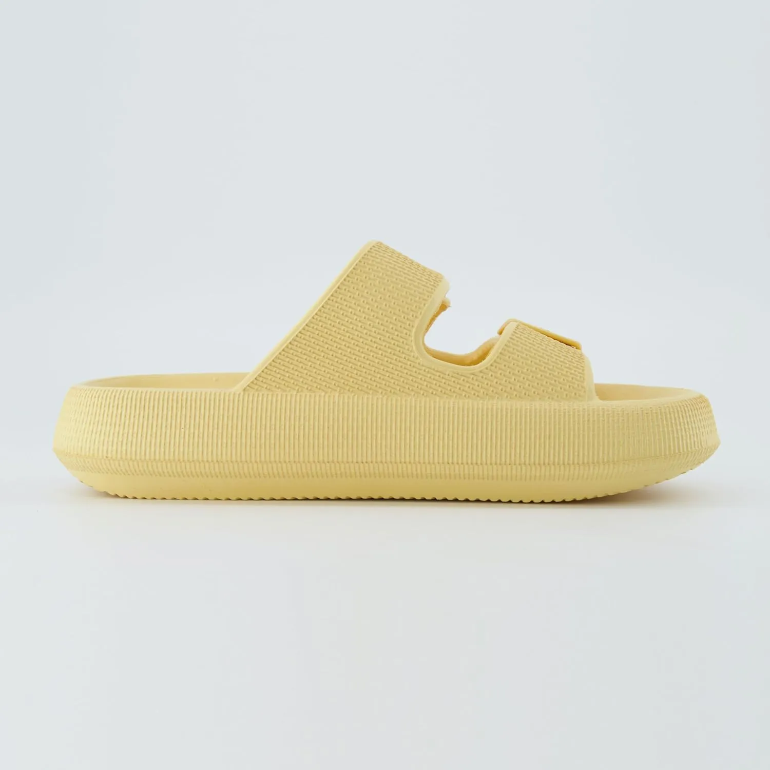 CUSHIONAIRE Women's Fame recovery cloud slide with  Comfort