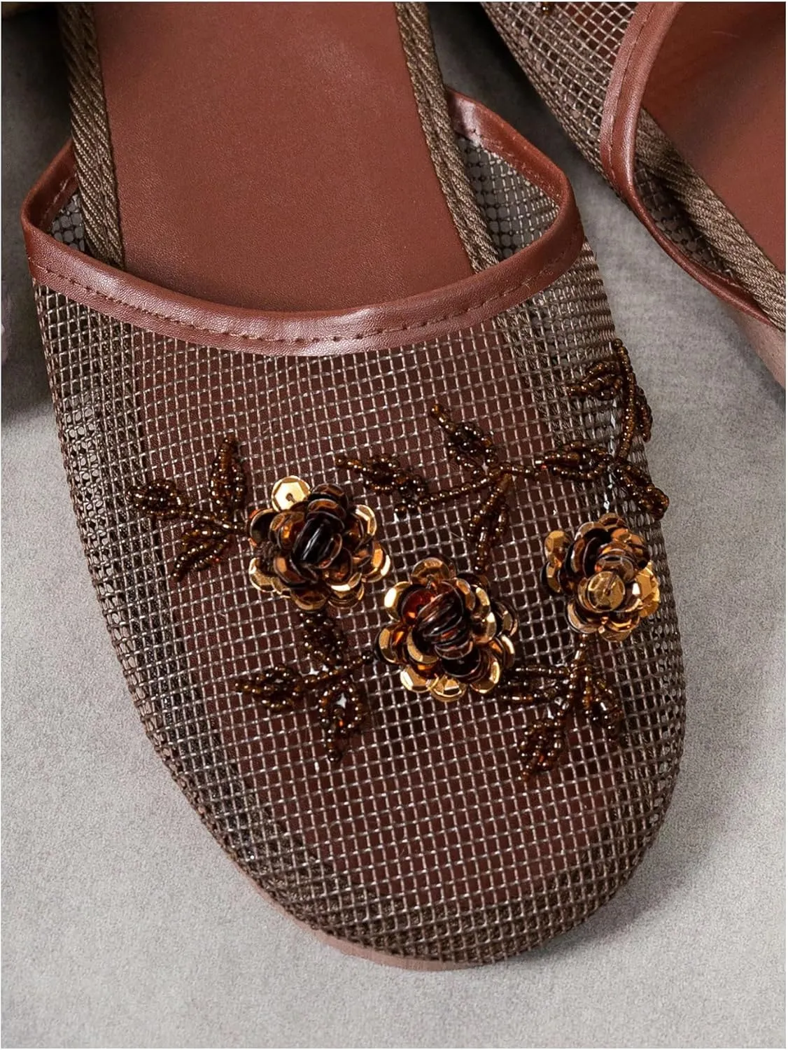 GORGLITTER Women's Chinese Slippers Floral Mesh Round Toe Flats Sandals