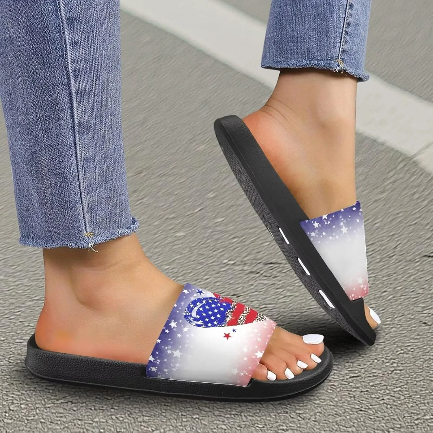 GOSTONG Sandals for Women and Men Pillow Slippers Non Slip Quick Drying House Slippers Unisex Lightweight Pool Slides Size 5-12.5