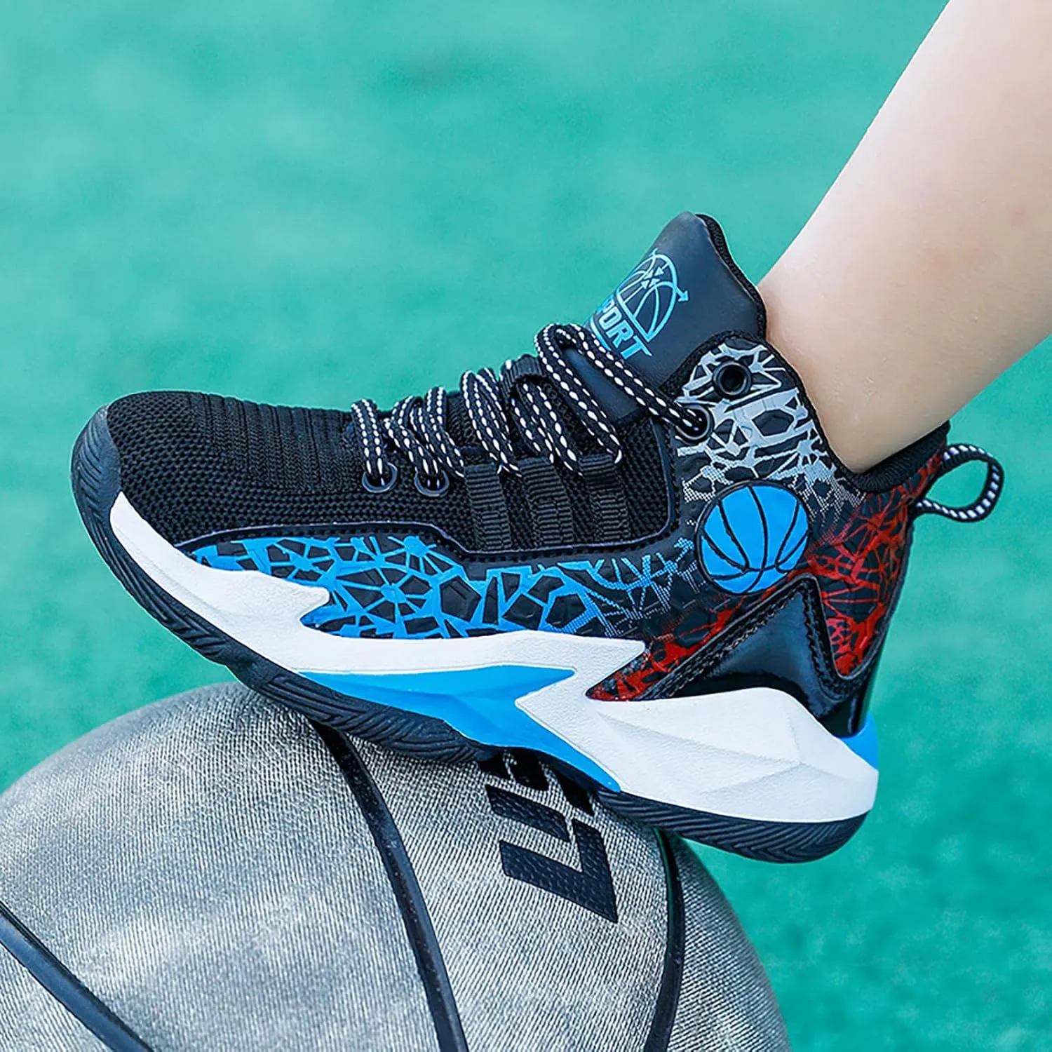 Kids Basketball Shoes High-top Sports Shoes Boys Sneakers Durable Lace-up Non-Slip Running Shoes Secure for Little Kids Big Kids