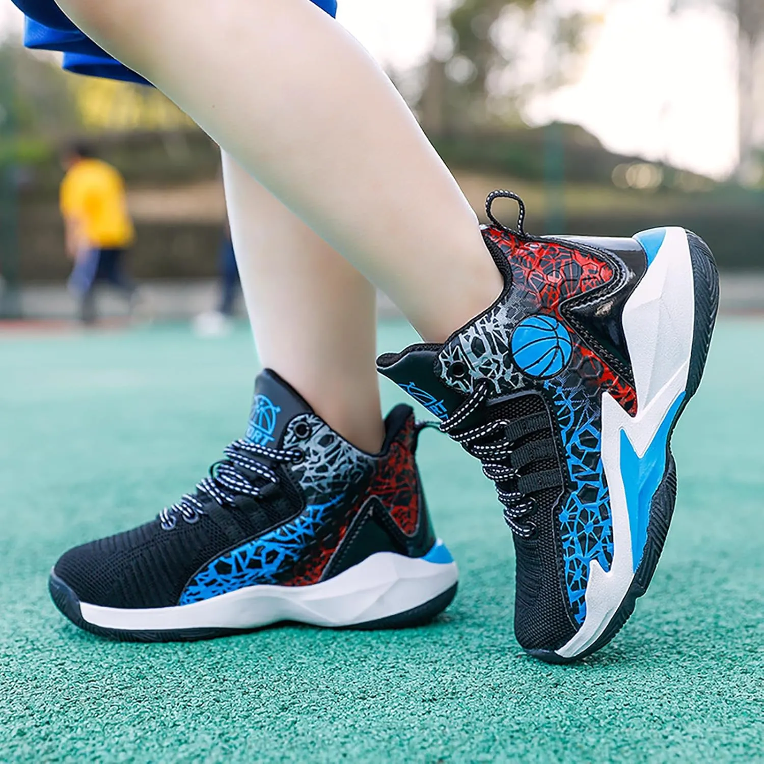 Kids Basketball Shoes High-top Sports Shoes Boys Sneakers Durable Lace-up Non-Slip Running Shoes Secure for Little Kids Big Kids