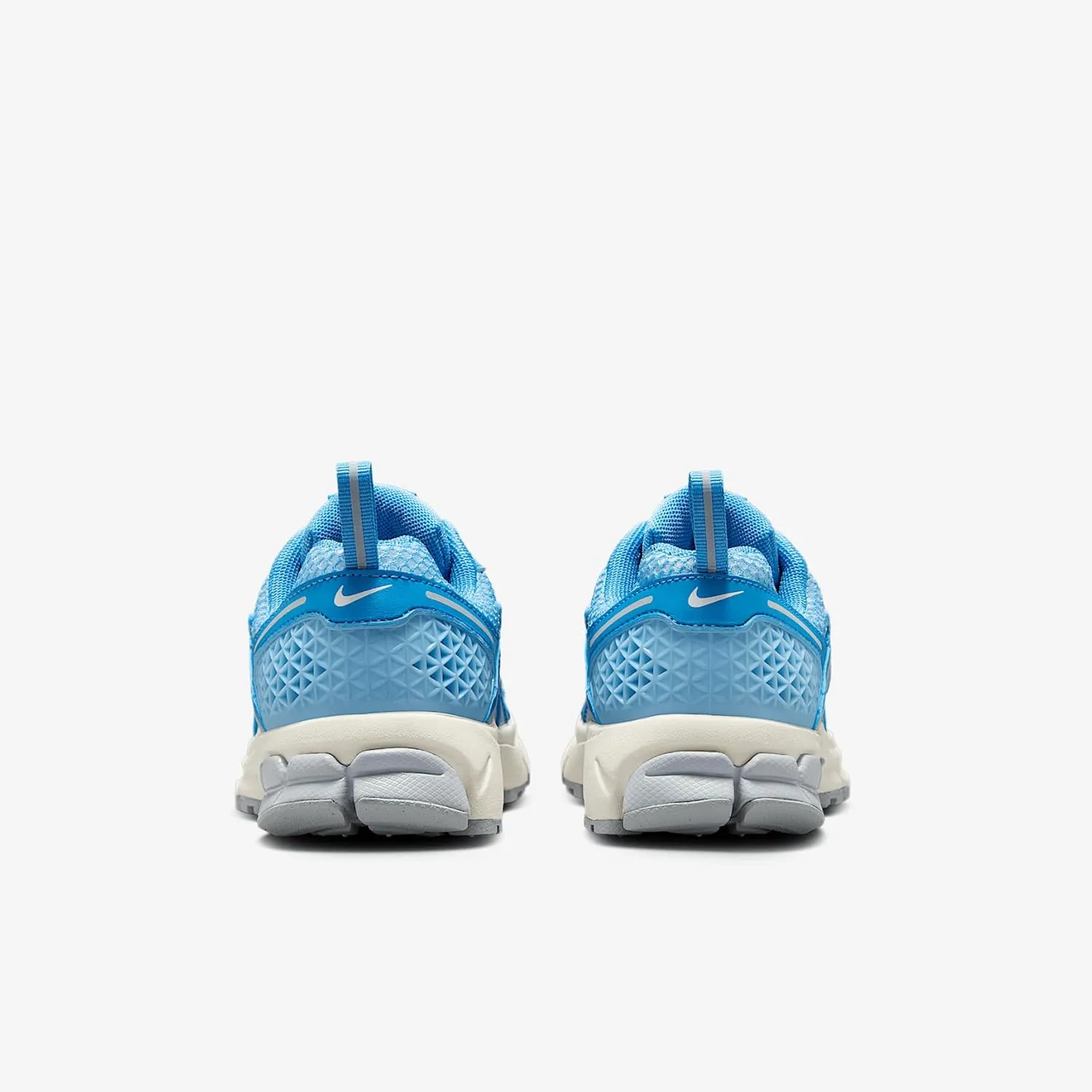 Nike Vomero 5 Big Kids' Shoes (HF6998-400, Blue Beyond/Wolf Grey/Sail/Psychic Blue)