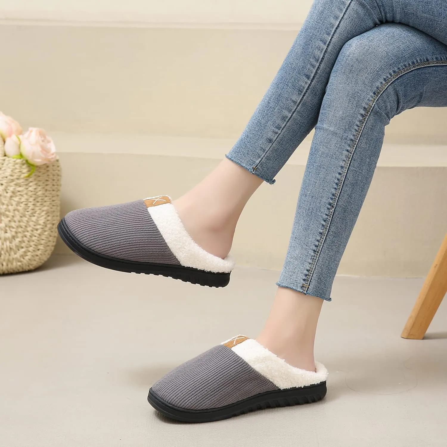 PLMOKN Slippers for Women Fuzzy Winter House Indoor Outdoor Platform Trendy Cozy Girls Shoes With Memory Foam Boots Send To A Friend Best Gifts