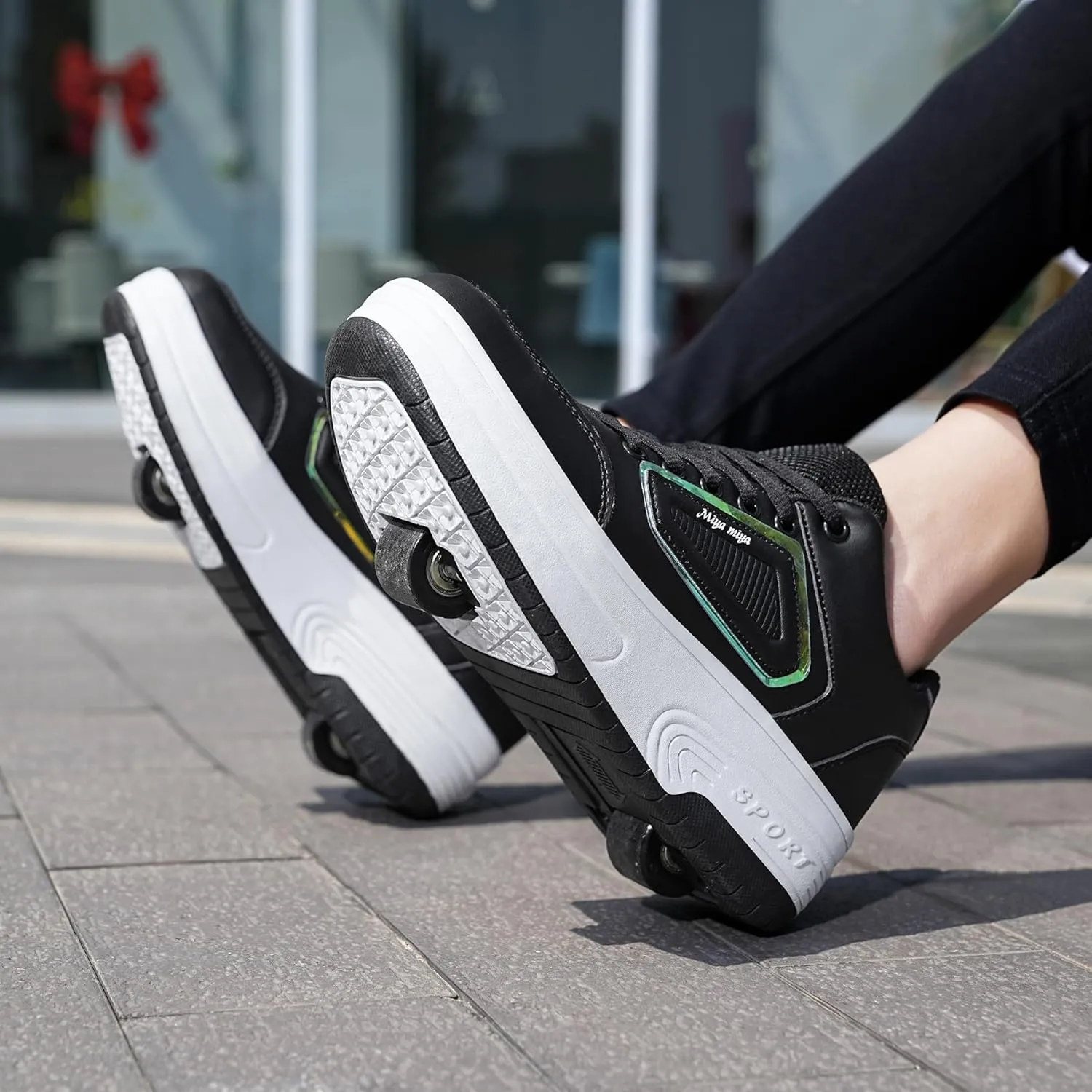 Roller Shoes Boys Girls Roller Skates Comfortable Sneakers with Wheels for Kids Women Wheeled Footwear Retractable Breatheable Shoes Beginner Exercise Skates Birthday Gifts Christmas