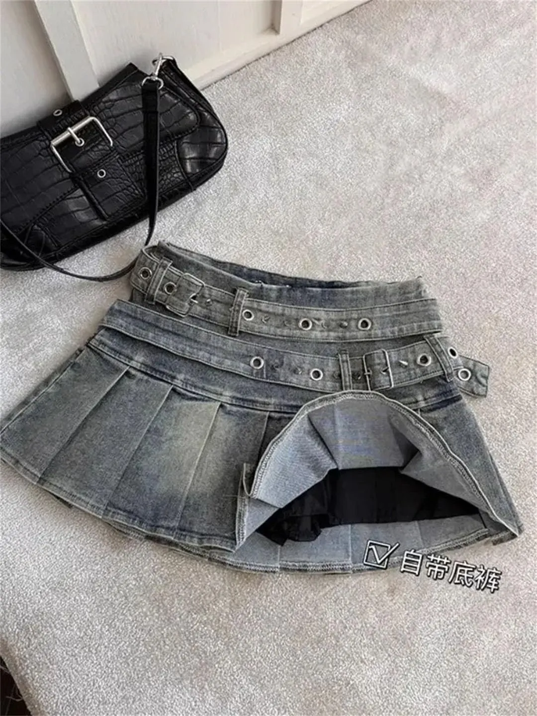 Women's Vintage Streetwear Sexy Denim Skirts Belt Buckle High Waist Pleated Hottie Skirt